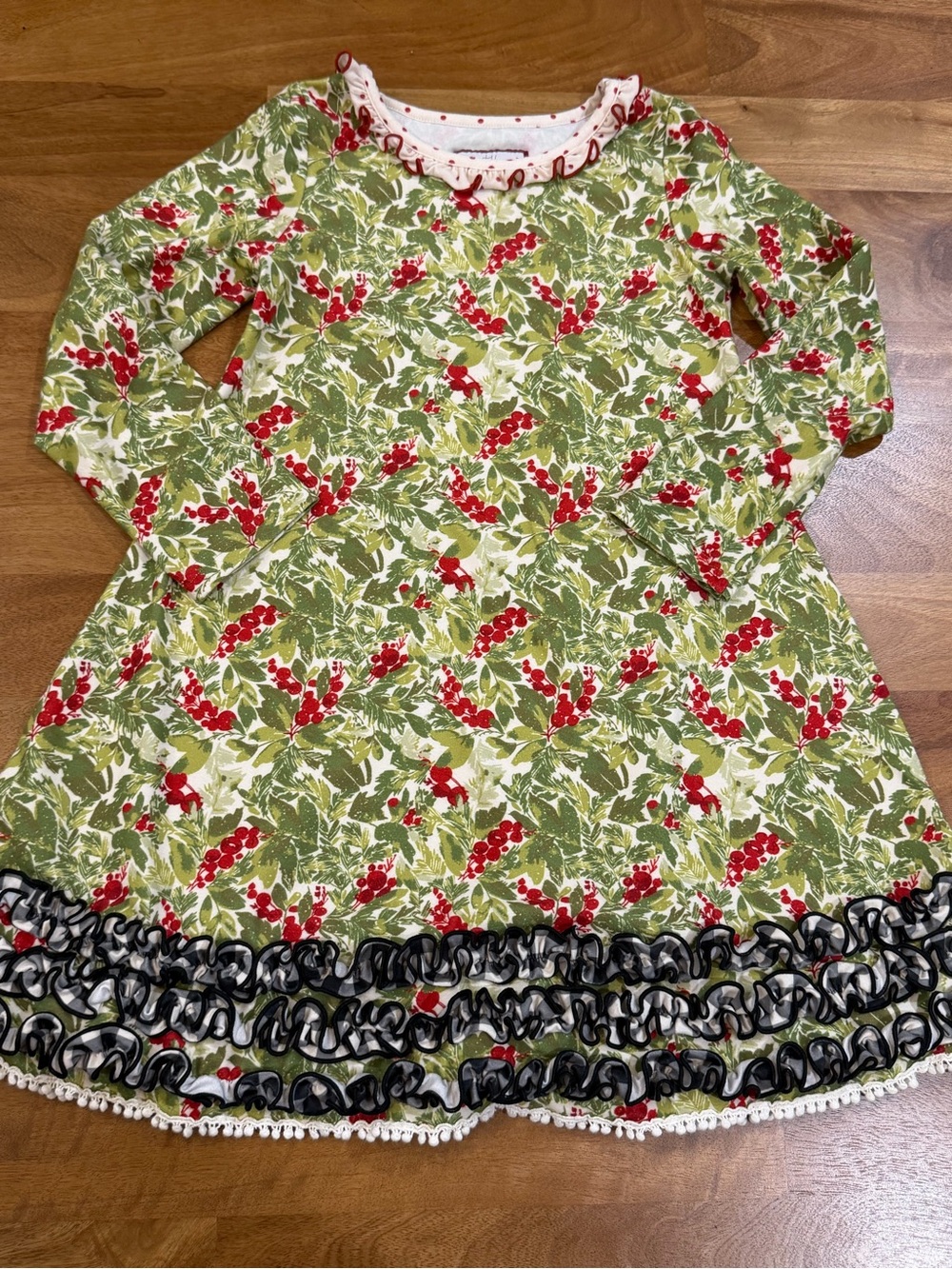 SweetHoney Cream Dress w/ Floral and Red Berry Print and Ruffles at Hem Size 8